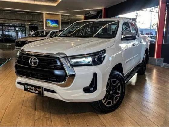 TOYOTA HILUX 2.8 POWER PACK 4X4 CD 16V DIESEL 4P MANUAL